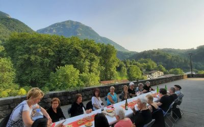 LAS MUJERES DEL PUEBLO HICIERON UNA SESIÓN DE FOTOS CON LAS ARGIZAIOLAS