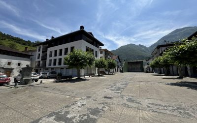 APARCAMIENTOS EN LA PLAZA