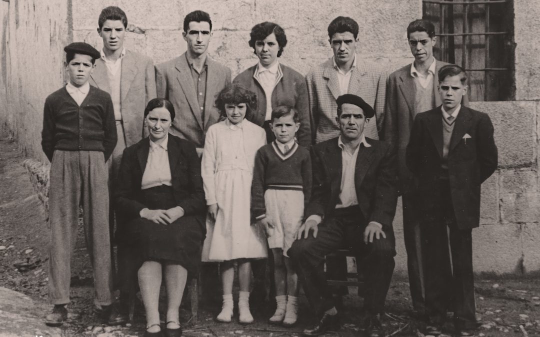 SEGUNDA EXPOSICIÓN DE FOTOGRAFÍAS. VER, DISFRUTAR Y COMPLETAR