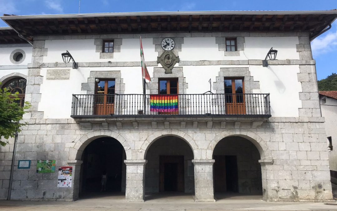 ADMINISTRARI PLAZA BATERAKO DEIALDIA IREKI DU AMEZKETAKO UDALAK