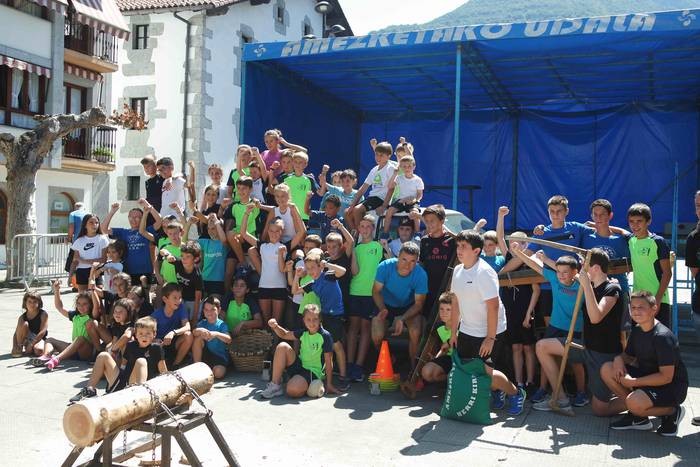 XV. URTEZ UME ETA GAZTEEN HERRI-KIROL SAIOA